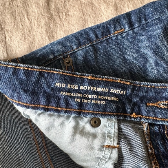 Universal Thread Mid Rise Denim Shorts - Picture 3 of 4